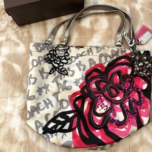 Super rare coach limited edition poppy purse